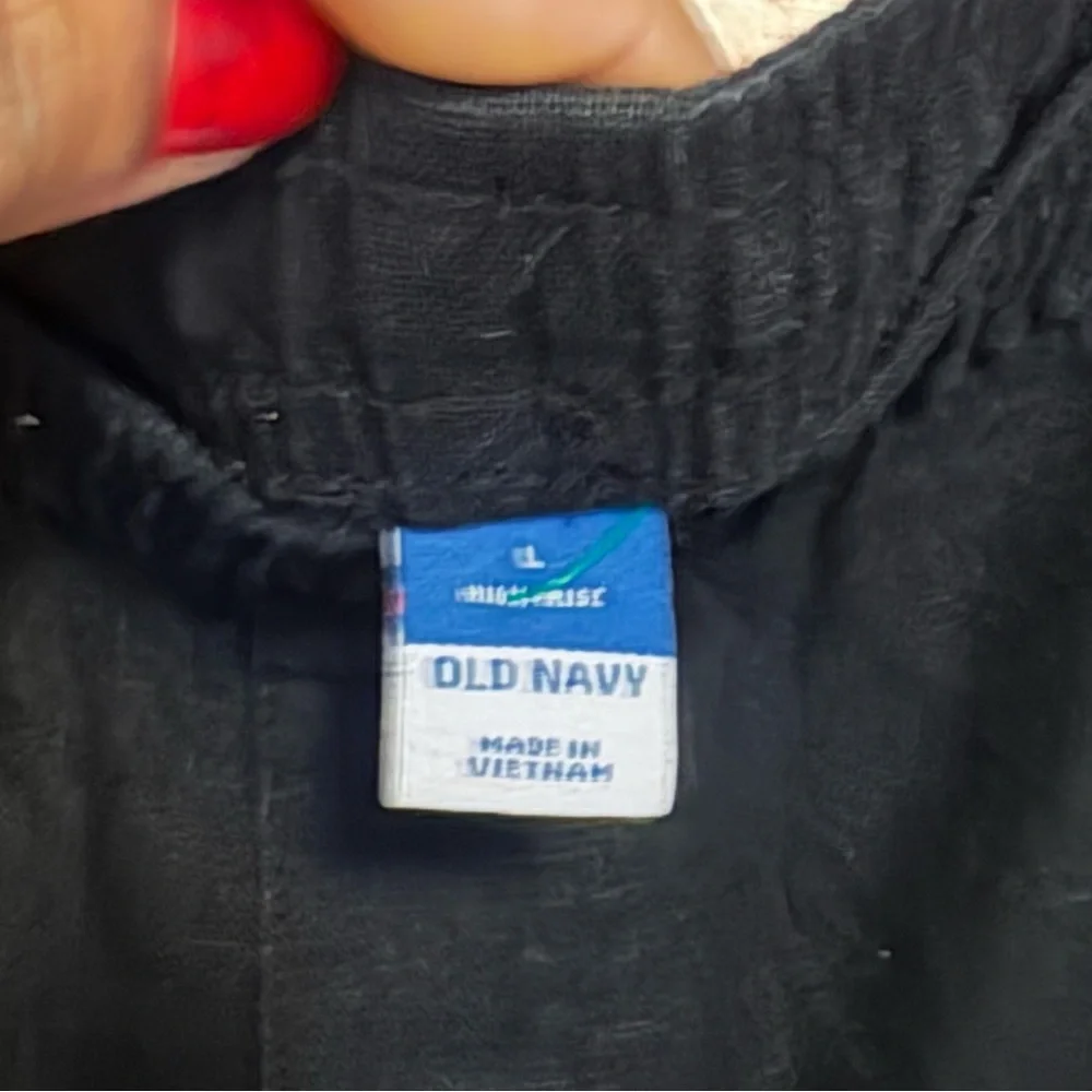 Old Navy Black High-Waist linen Casual Shorts - Picture 3 of 7